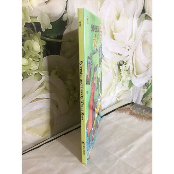 Vintage 1990 Golden Book “Sylvester and Tweety What A Mess” - Picture 6 of 10